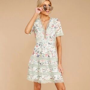 Just Me Chic Floral Lace Dress with V-Neck Spring Pastel Colors Medium